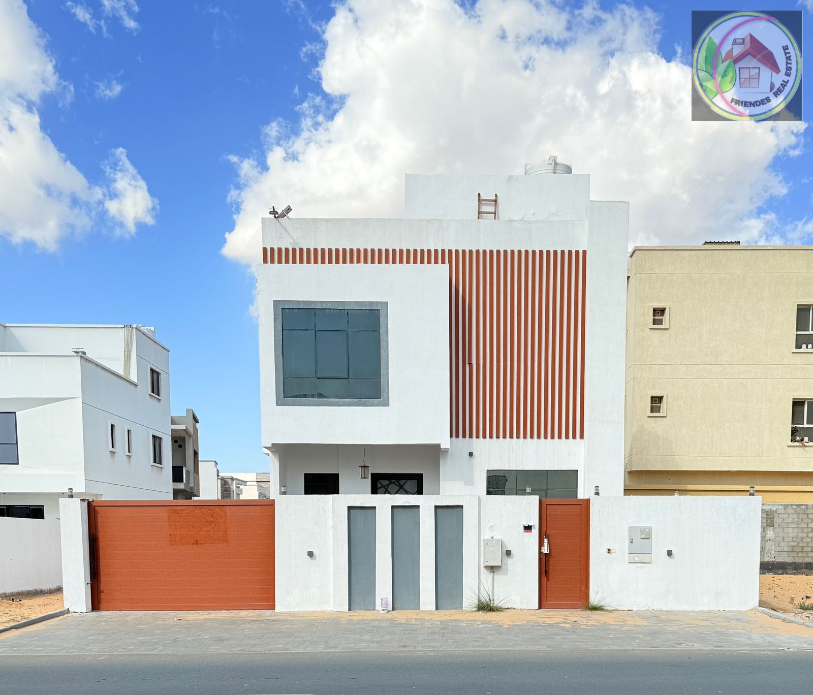 Villa for sale, including water, electricity, and air conditioning. Freehold ownership for all nationalities.