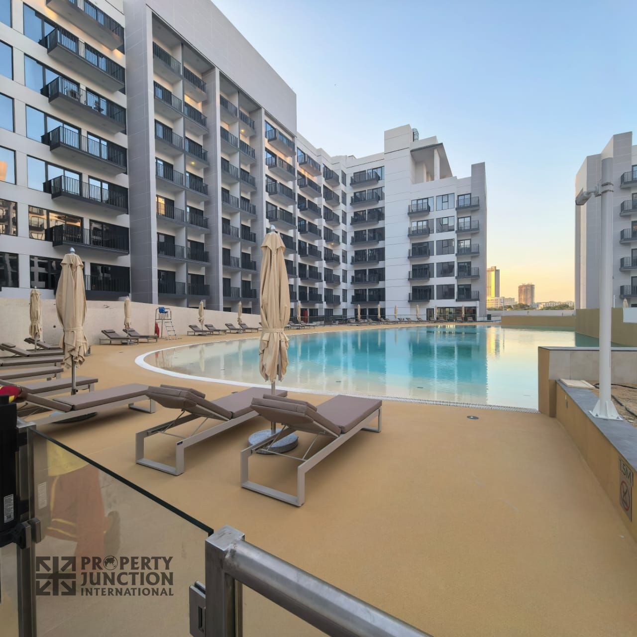 Modern Living 1 BR New Building | Prime location
