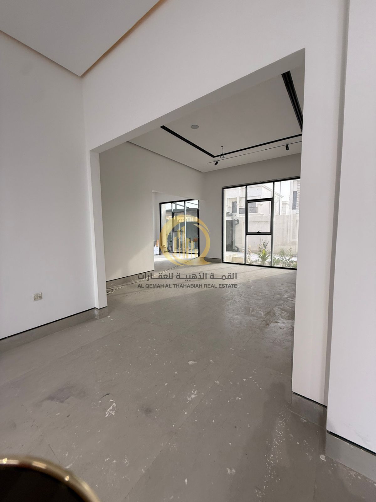 New villa for sale in Al-Hawshi, near Al-Qusour and Al-Nouf. Arab nationals owned.
