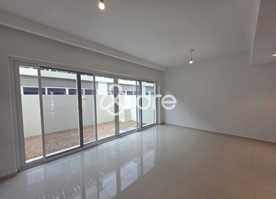 Spacious Layout I Vacant I Well Maintained