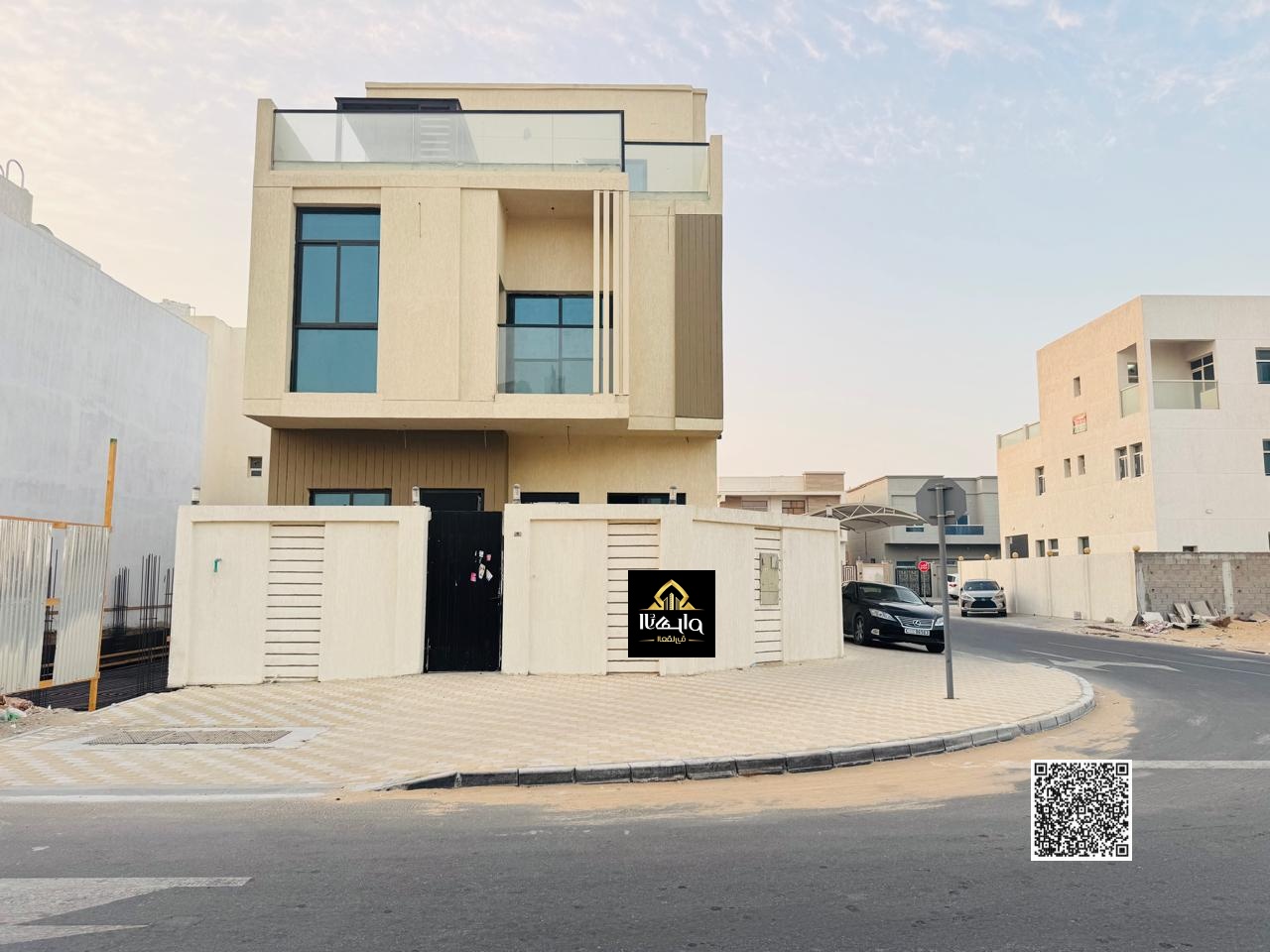 Luxury villa for sale, located directly behind the mosque, consisting of 7 bedrooms, situated on a prime corner lot.