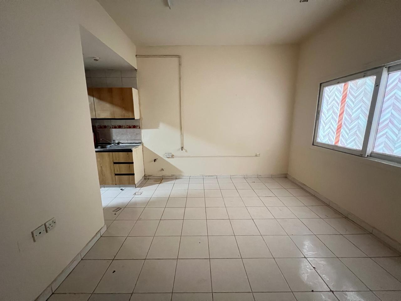 Spacious Studio with separate kitchen near Sheikh Zayed road