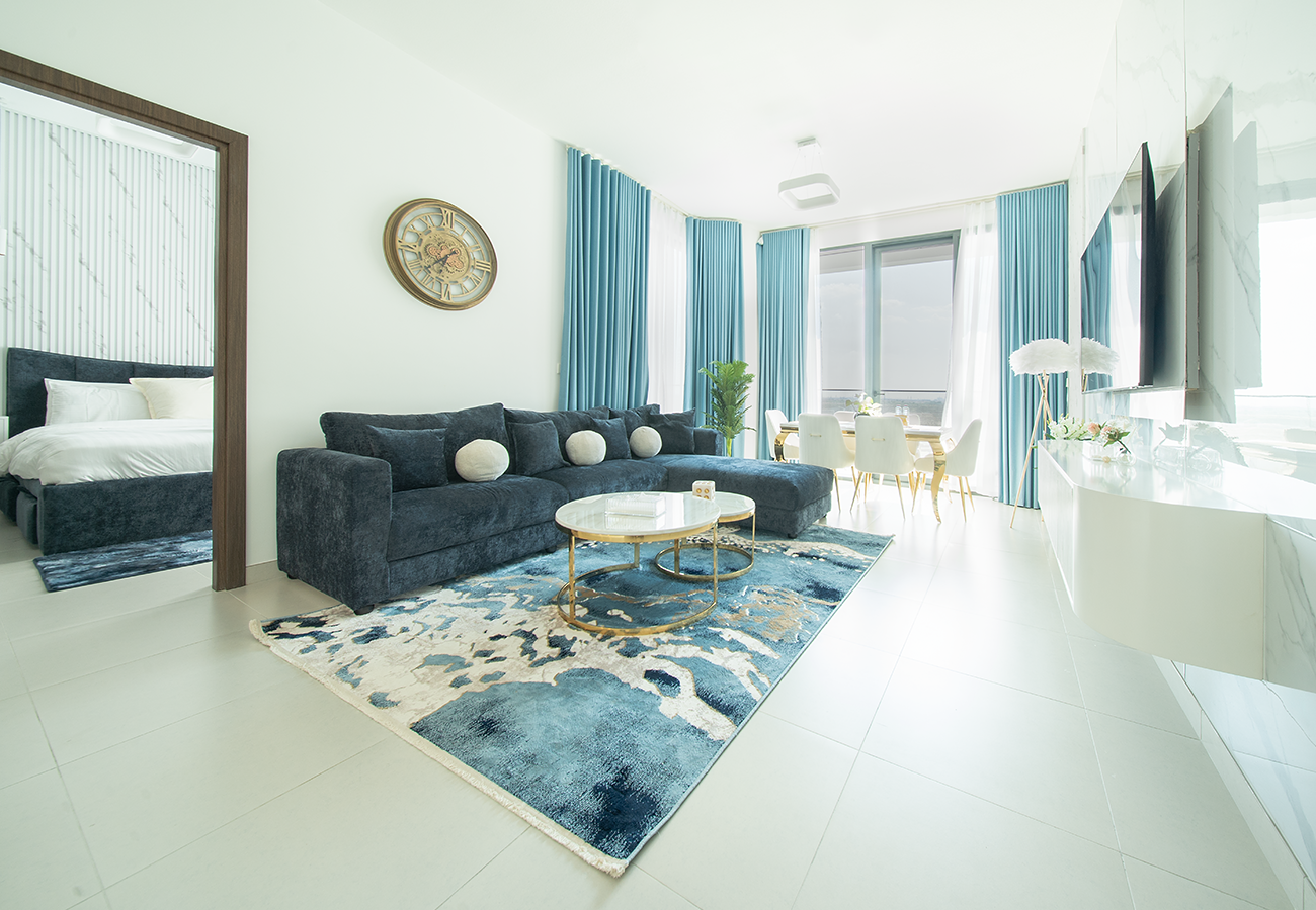 Spacious Beachfront 1 Bed in Blue Bay Walk