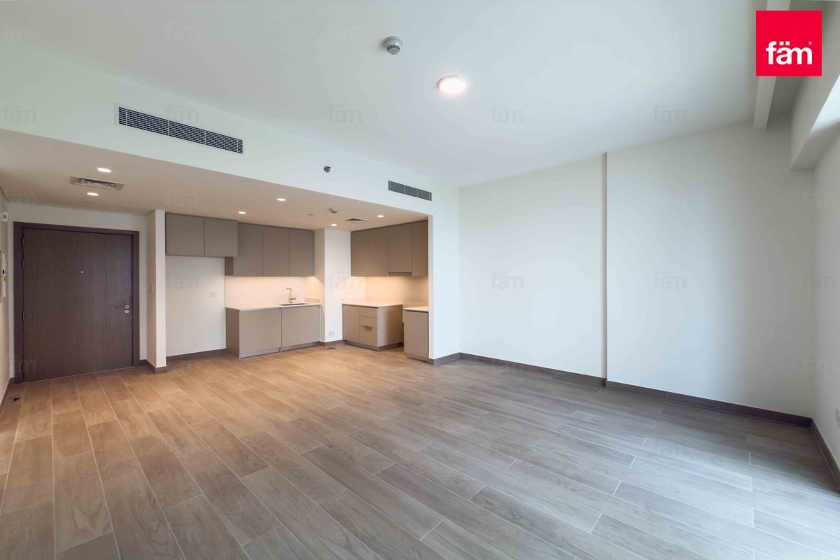 Vacant | Bright And Spacious | Chiller Free