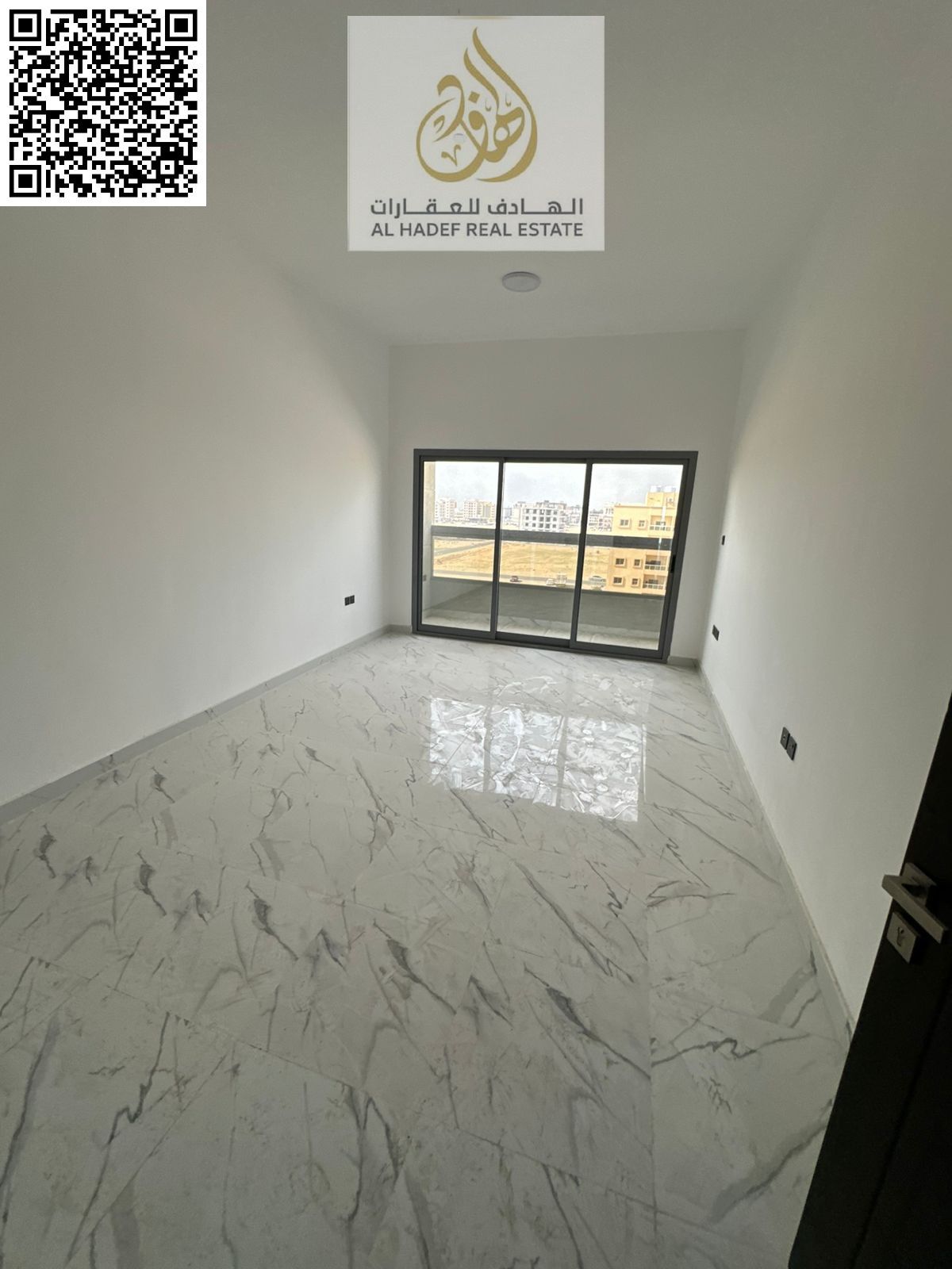 One bedroom and living room, first occupancy, 2 bathrooms, balcony, built-in wardrobes, large area in the 3rd floor
