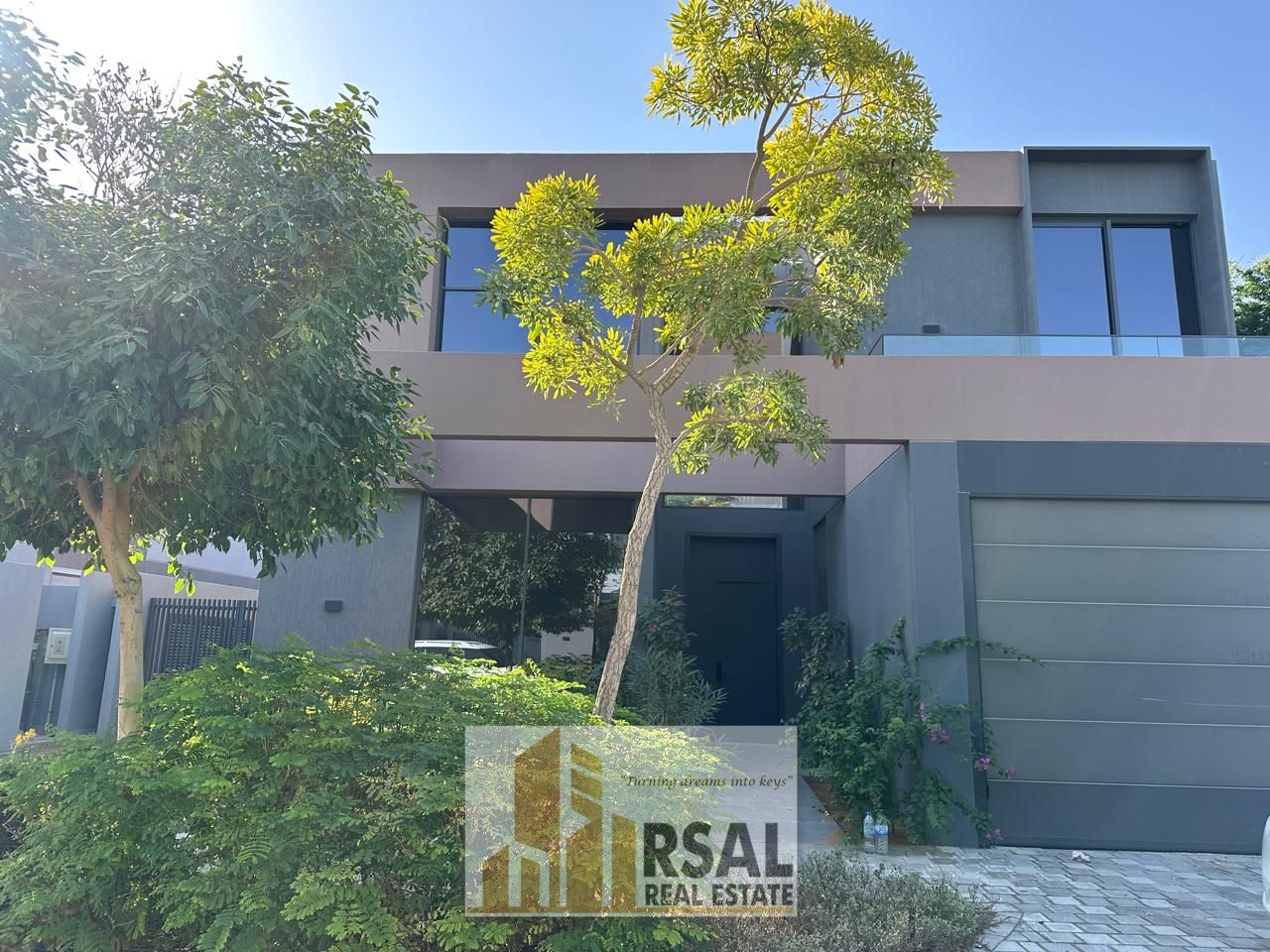 Ready To Move Specious 4BR villa with private pool Majlis Room