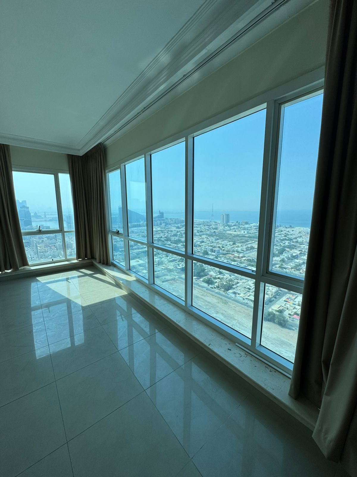 For rent: A house in Al Sharqah, specifically in Al Majaz 3 area. It has 3 bedrooms, a living room, 3 bathrooms, central air conditioning, and an exce