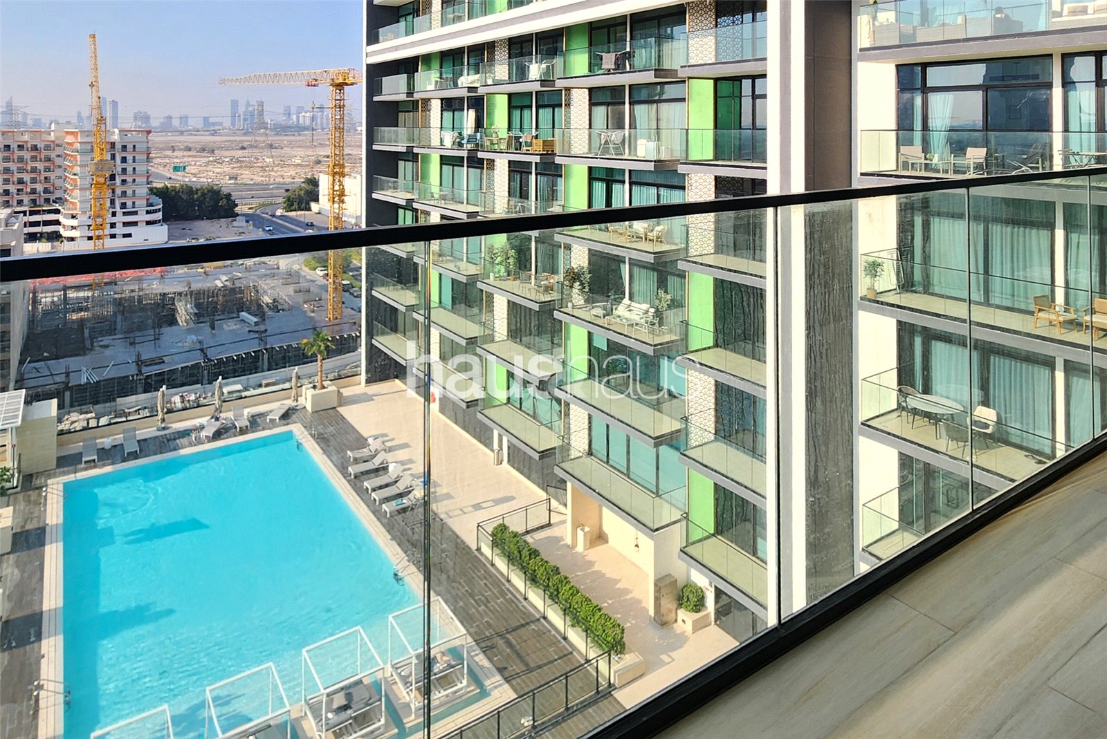 Unfurnished with cur | Pool View | Closed Kitchen