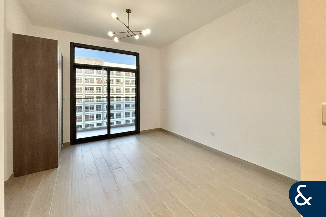 Vacant | Open View | Modern