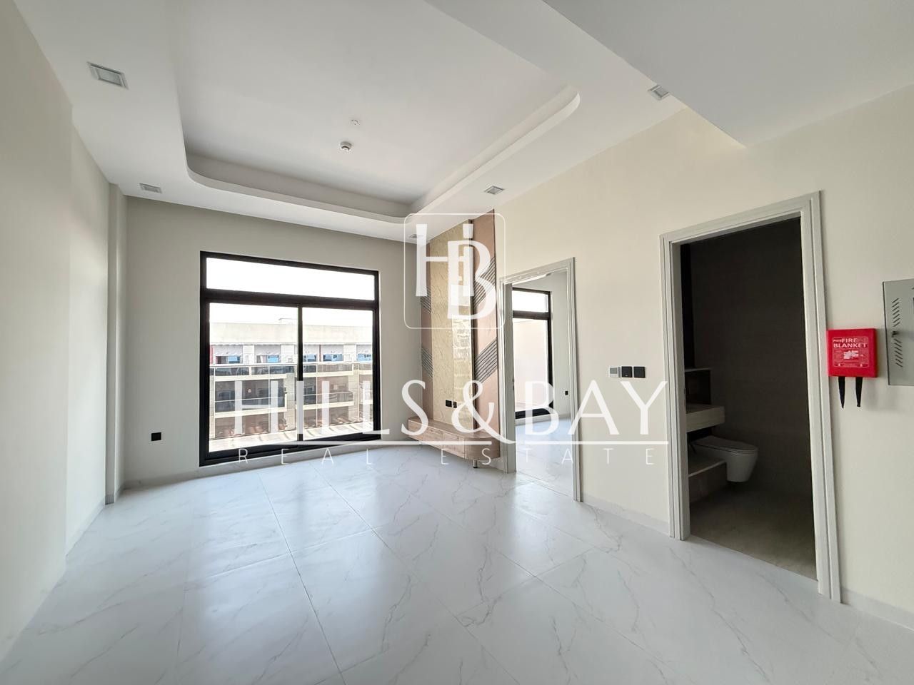 Modern 1BR Apartment in Silver...