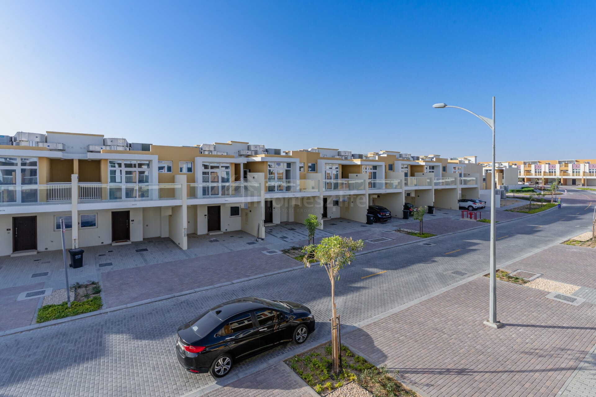 MODERN TOWNHOUSE | 3BR | FURNISHED