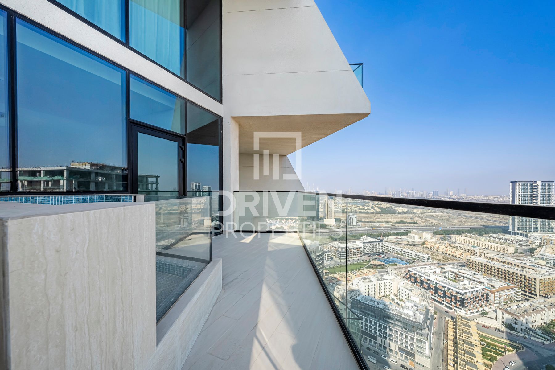 Exclusive Unit | Modern Furnishing | Vacant