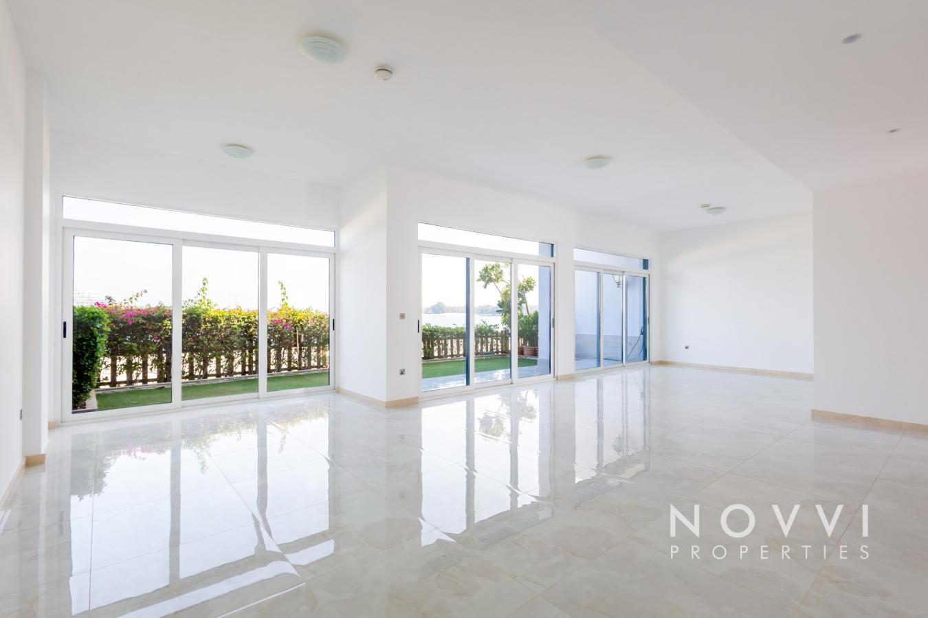 Family Home | Private Beach | Burj Views