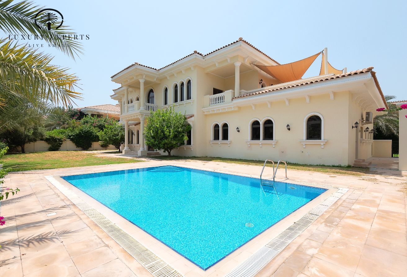6BR Beachfront Villa I Yachts View I Beach