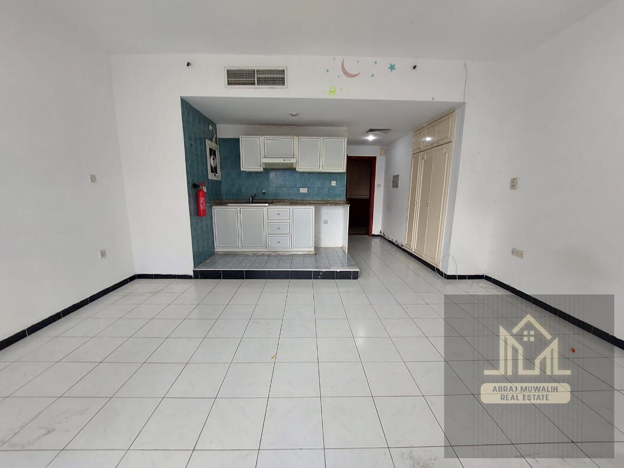 Spacious Chiller-Free Studio | Electricity Free | Only 28K | Abu Shagara – Sharjah
