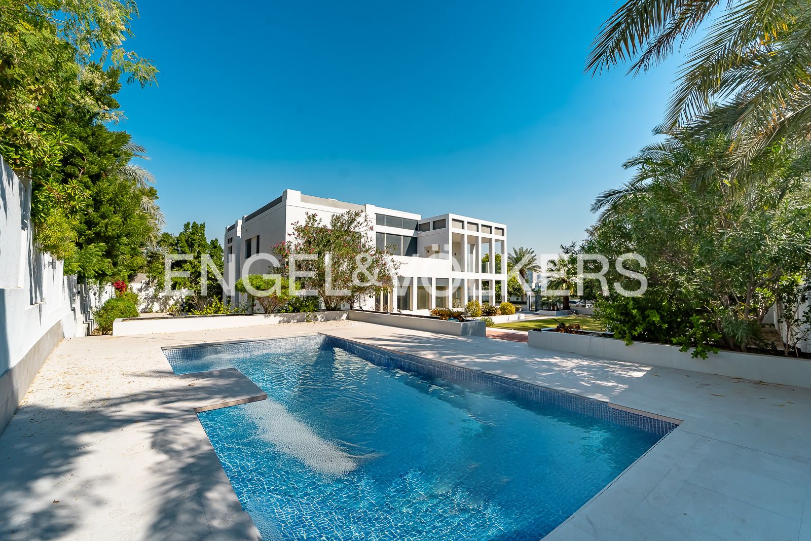 Private Pool | Lakeside Luxury | Available Now