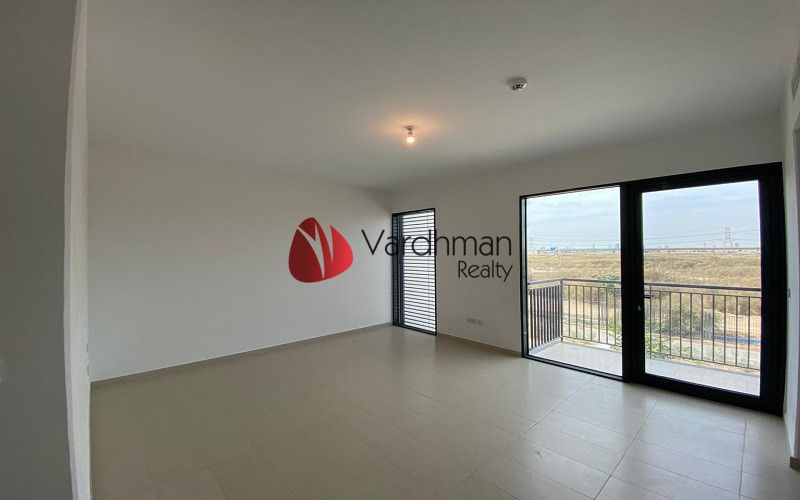 Single Row | Ready for viewing | Modern living