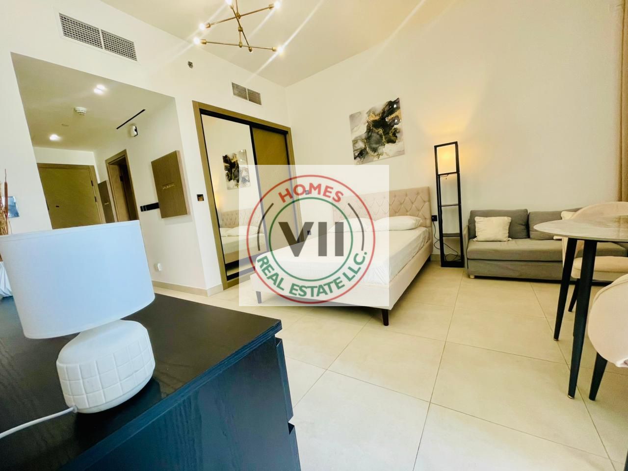 PRIME LOCATION / BUSINESS BAY / FURNISHED STUDIO.
