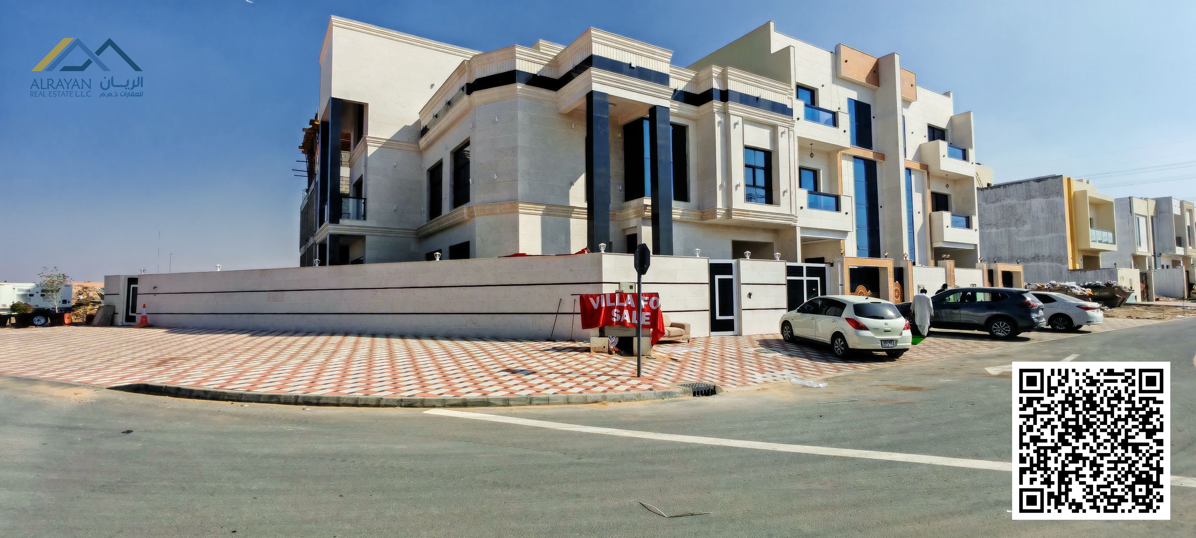 Freehold corner villa on two streets with all fees included and high privacy