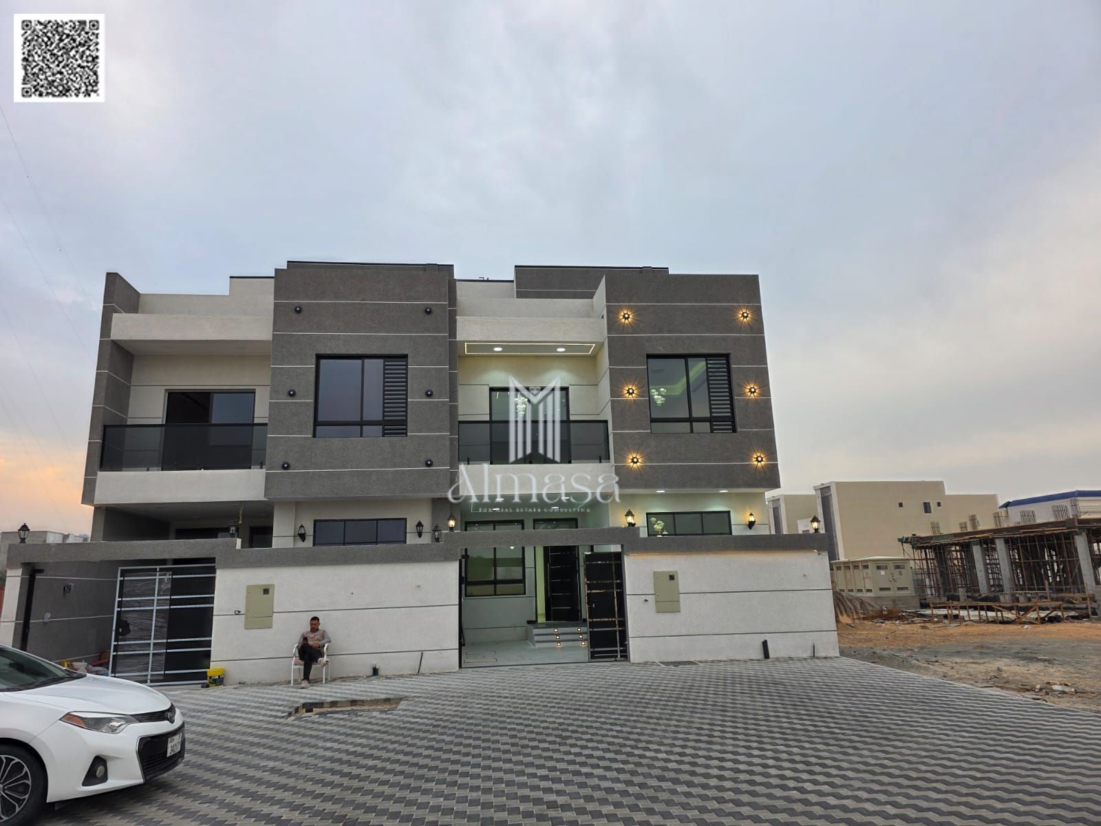 Lifetime Opportunity: 5-Master Bedroom Villa with Rooftop