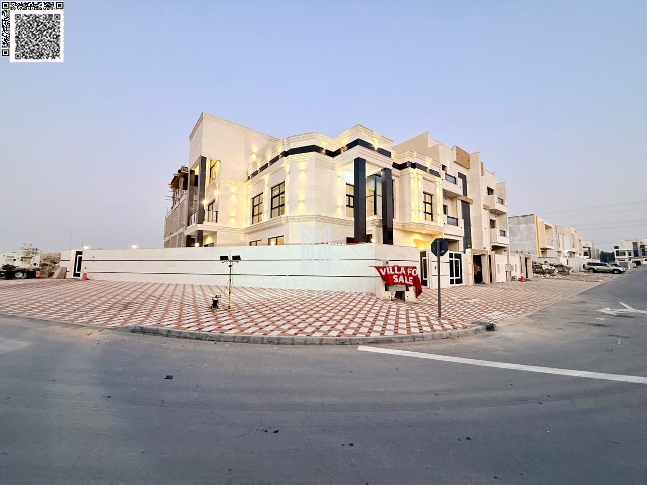 Your chance to own a villa on a corner lot with two street frontages, at a price that includes registration and ownership fees. Ready to move in, clos