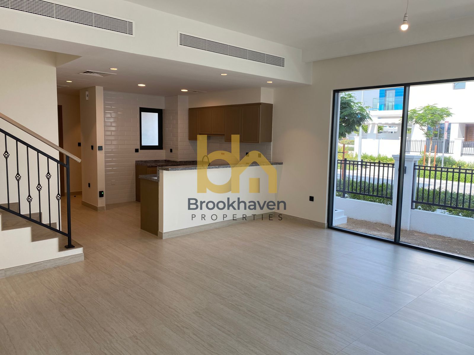 Vacan Elegant 5BR | Corner Villa | Luxury Waterfront Living
