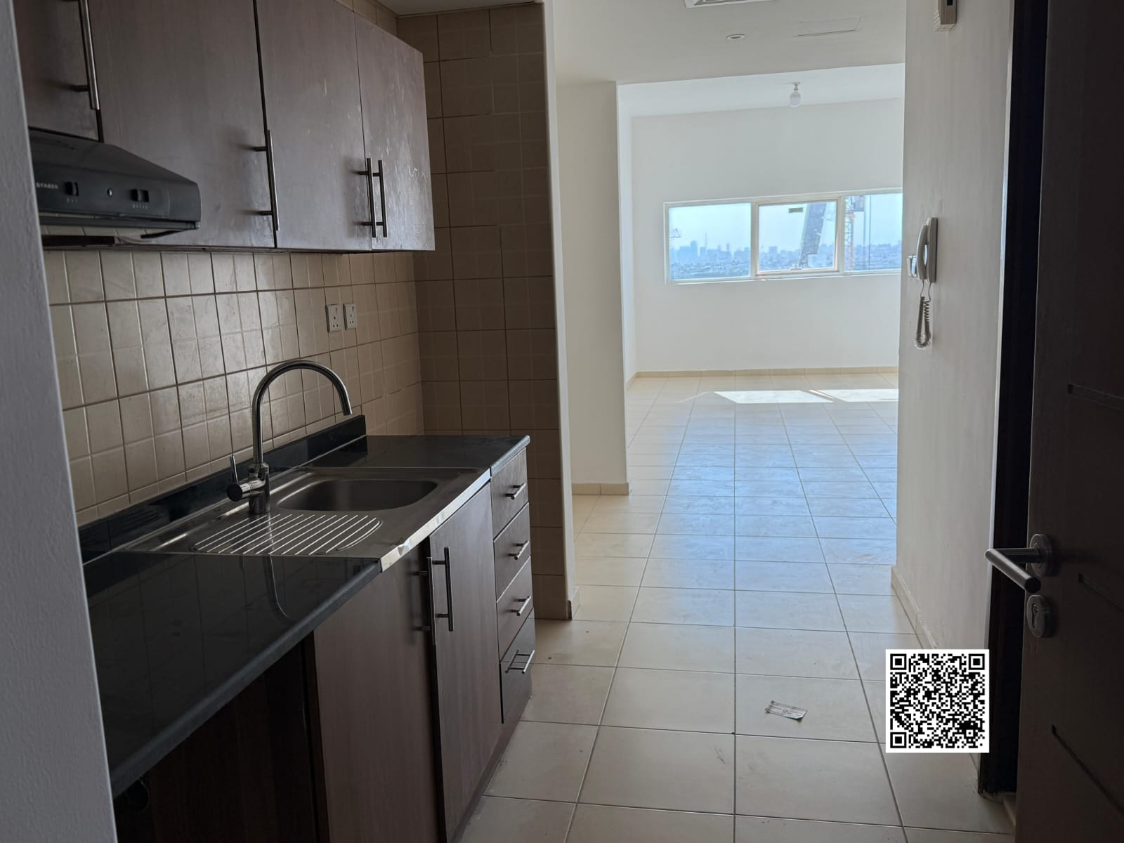 For Sale / Studio / Private Bathroom / Closed Kitchen / Open View / Elegance