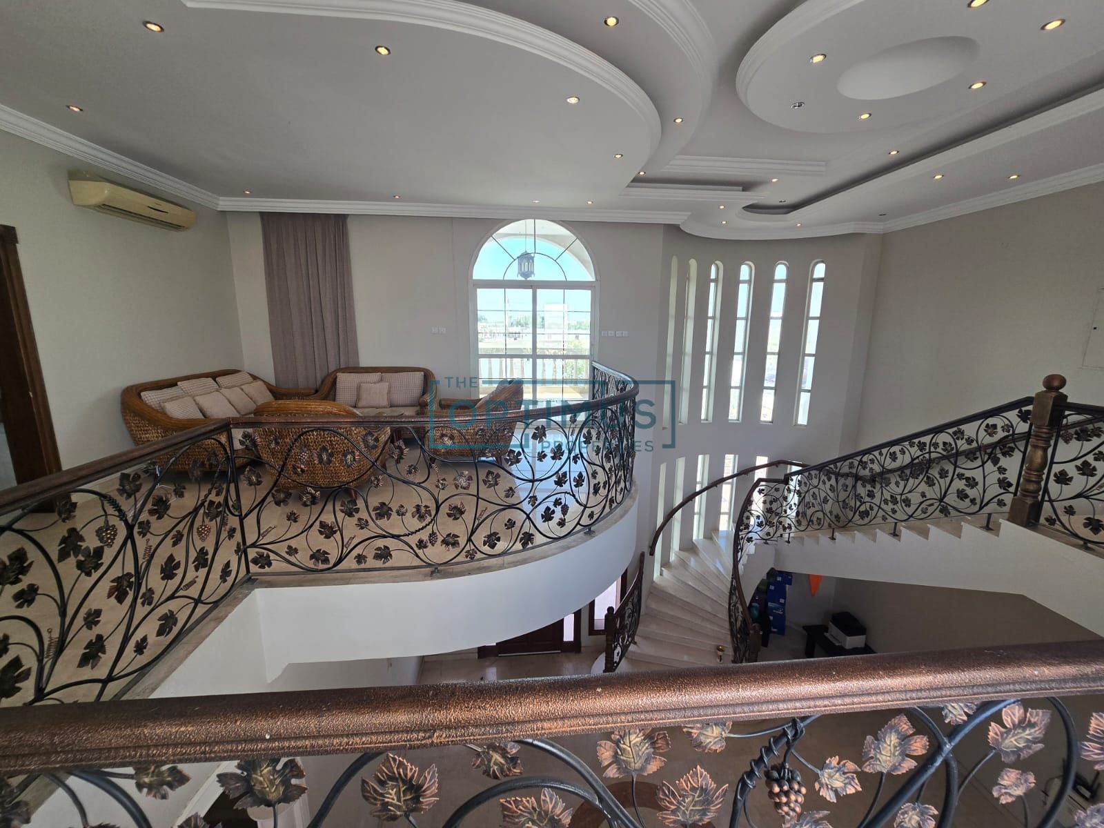 Luxury 6 Bed Villa | Fewa Connected | Spacious