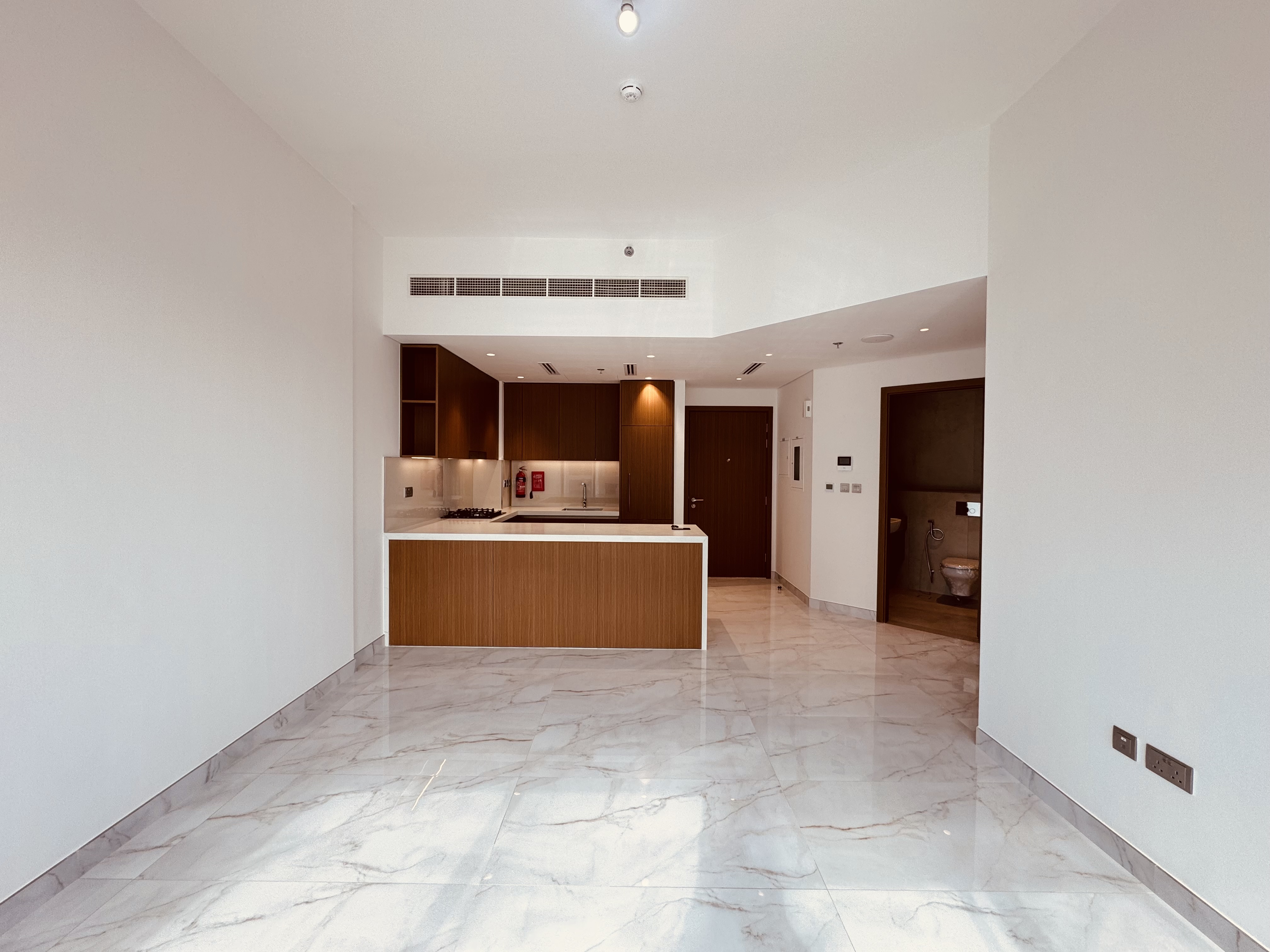 ALL NEW COZY AND SPACIOUS ONE BEDROOM // FINEST FINISHING WITH ALL AMINITIES
