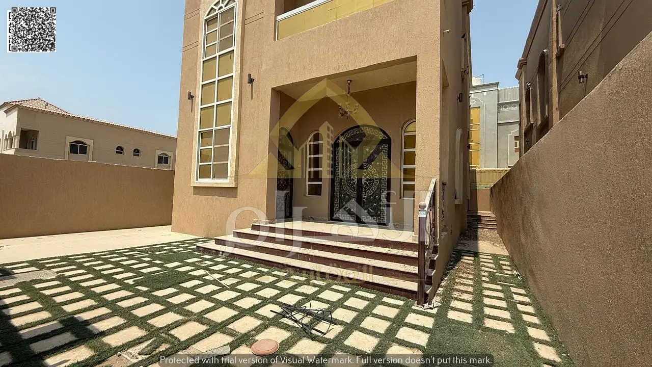 First occupancy villa for sale - price includes water, electricity and air conditioning - freehold ownership - super duplex finishing.