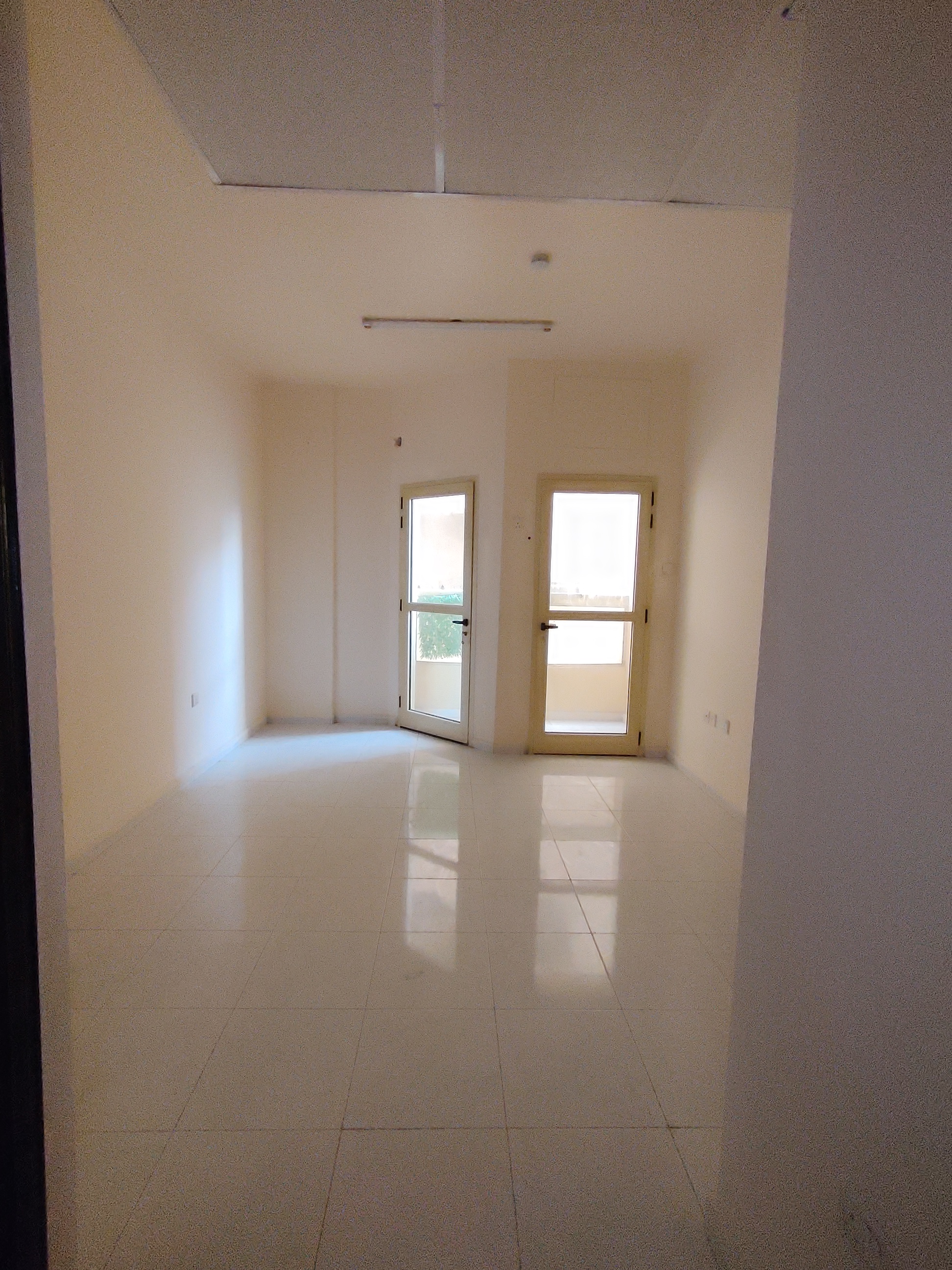 HUGE OFFER 1BHK WITH 2 WASHROOM MASTER BEDROOM BALCONY FAMILY BUILDING RENT ONLY 25K