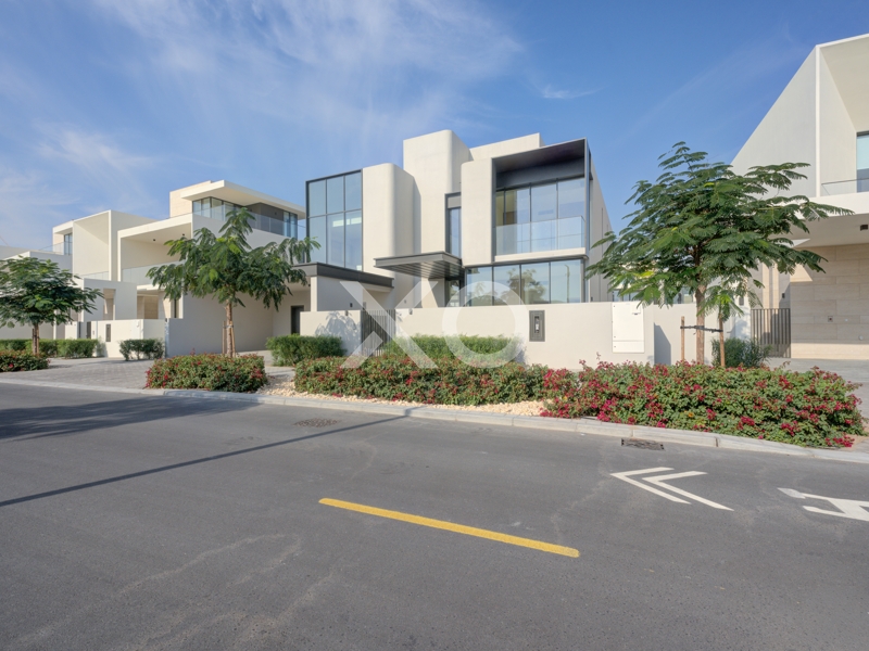 NEW VILLA | READY TO MOVE | GREAT LOCATION
