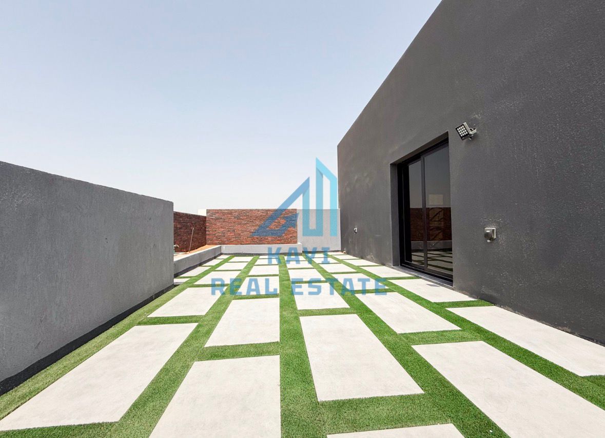 Spacious 5BHK Home for Elite Living | Closed Kitchen | Free Parking Included