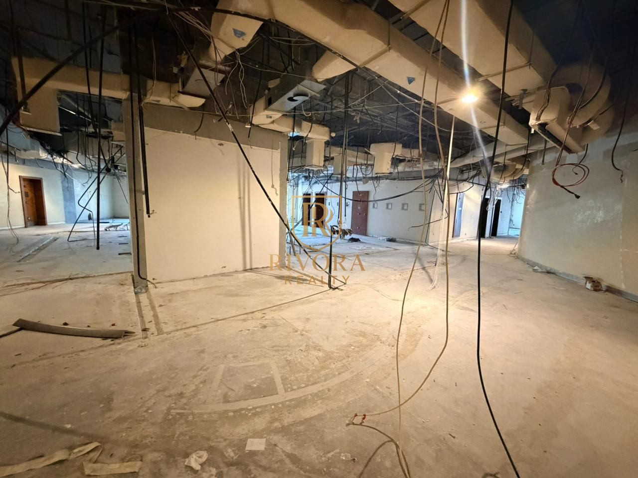 SPACIOUS OFFICE I SHELL AND CORE I FULL FLOOR