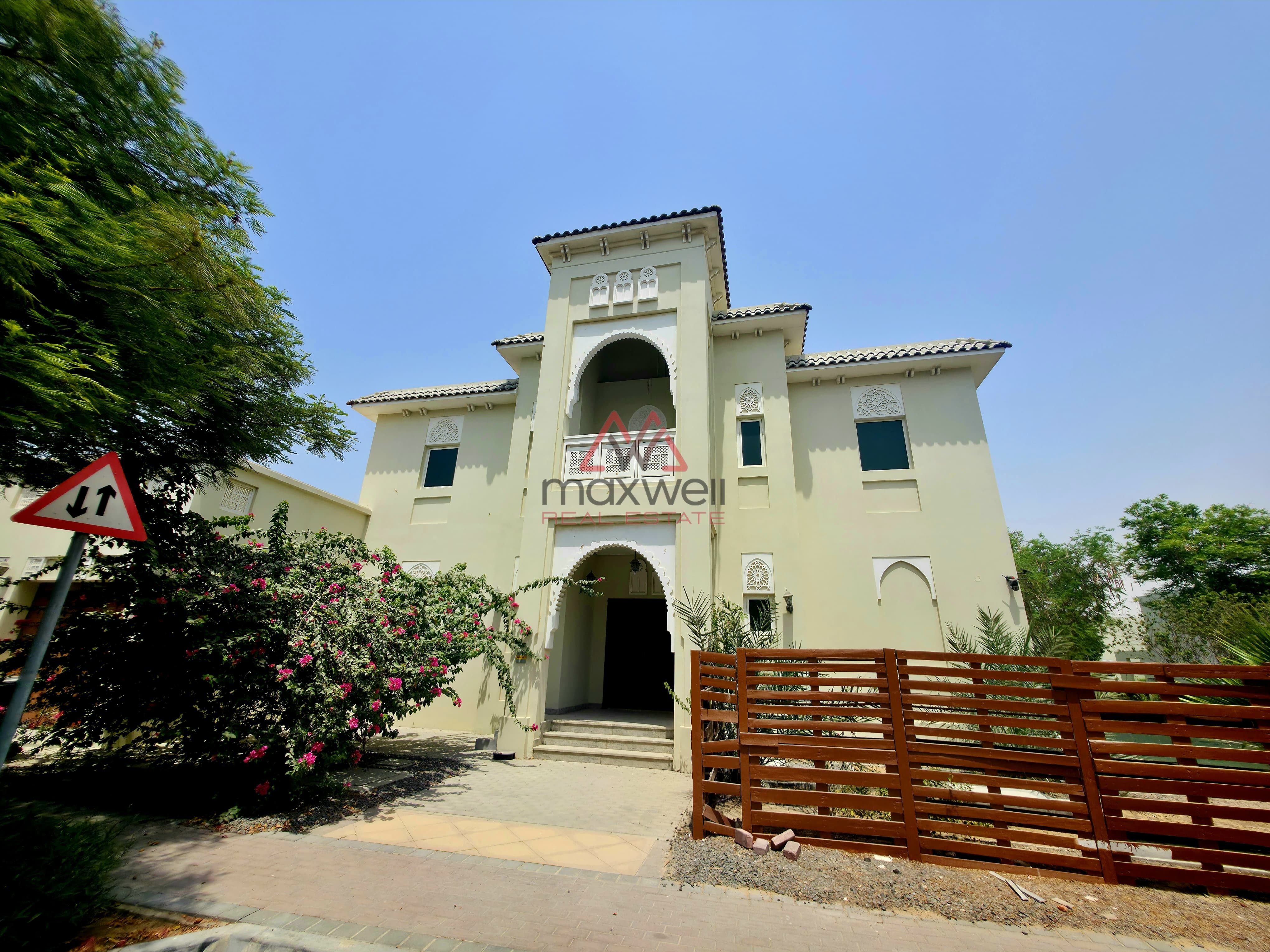 Luxury 4-Bedroom Villa for Rent | Quortaj, North V