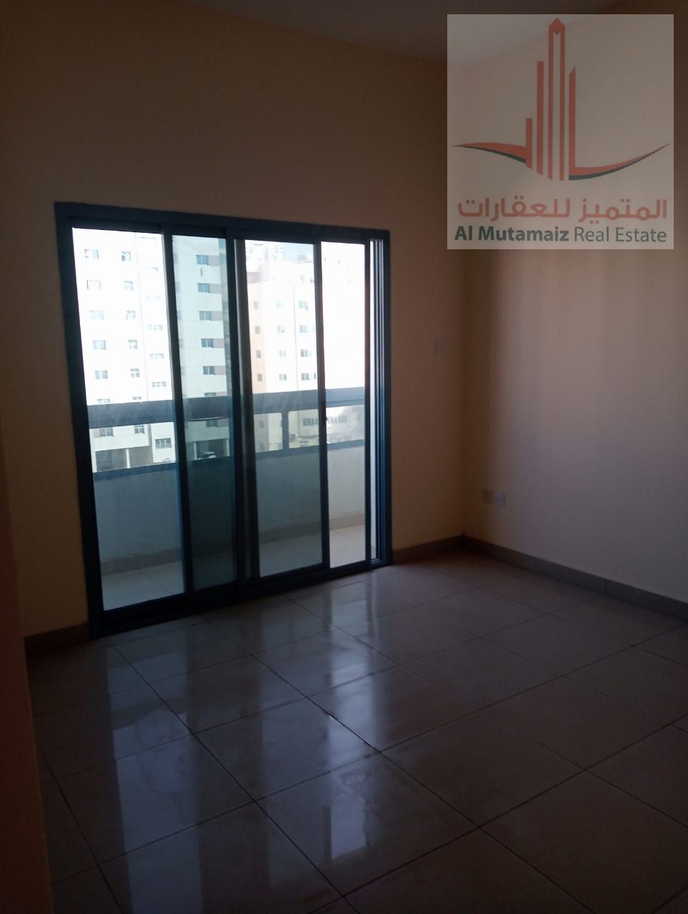 Corner residential and commercial building for sale, excellent location, close to all services, easy exit to Dubai