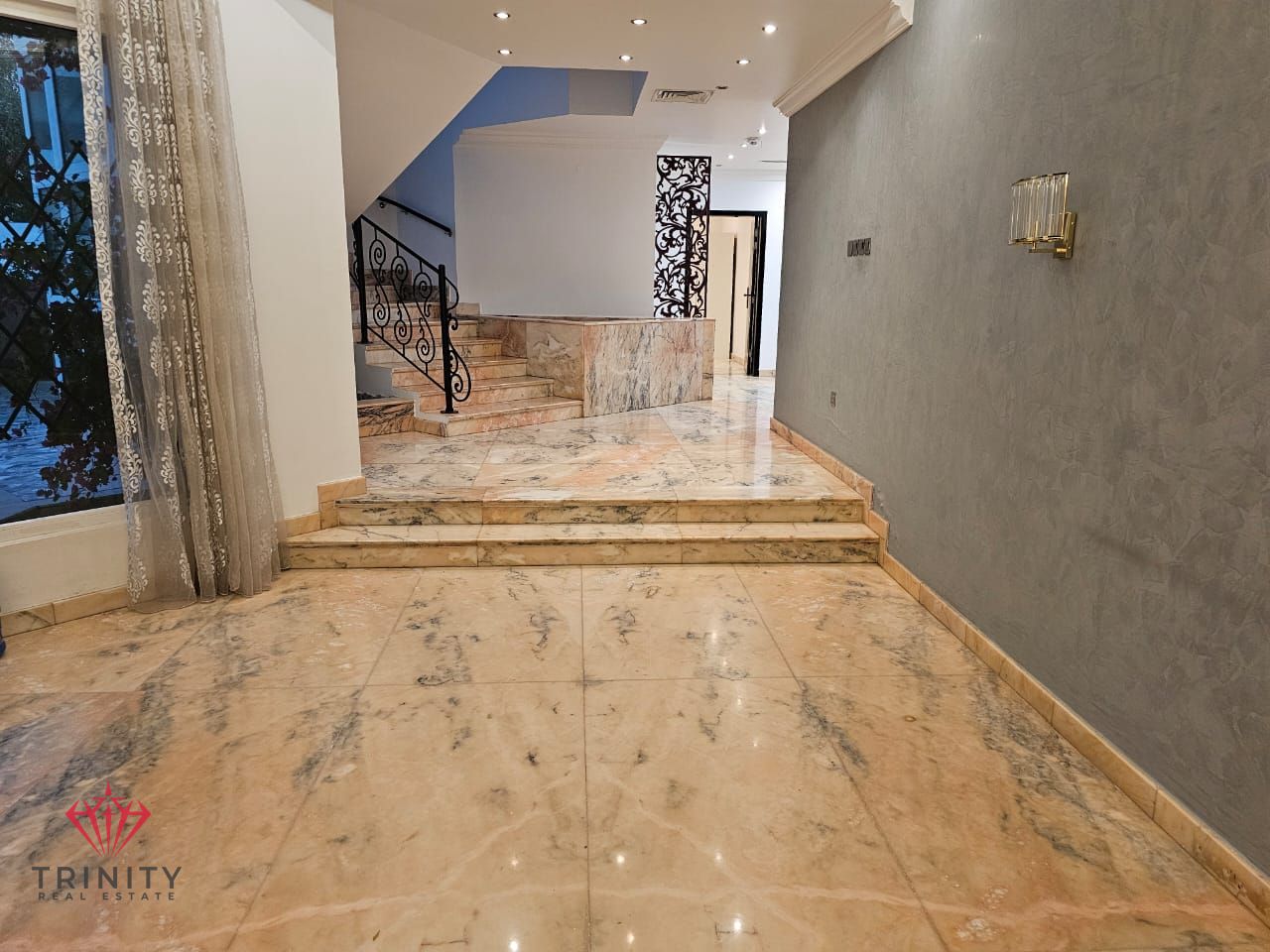 5-Bedroom Villa,for rent | Residential & Commercial Use | Prime Location | Umm Al Sheif