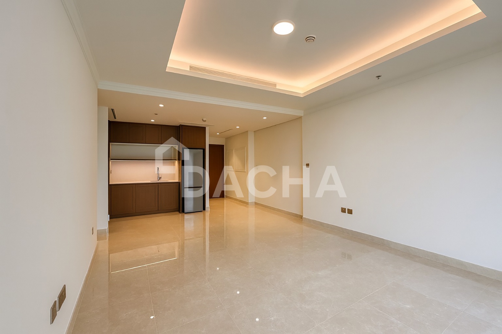 Vacant | Mid floor | Unfurnished | Sea View