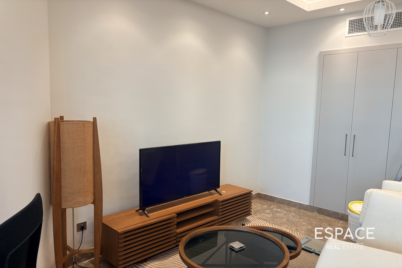 1 BR | Orra Harbour | Renovated | Vacant
