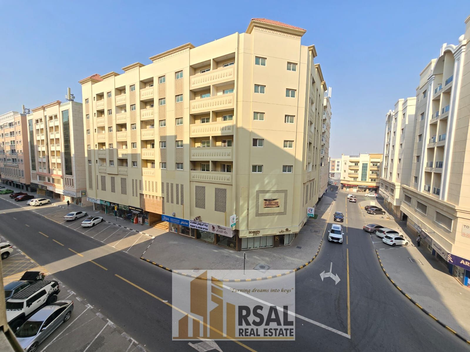 Biggest Offer Luxury 2-BHK Apartment With Balcony Worden Floor 12 Cheques Payments Near Family Park Car Parking
