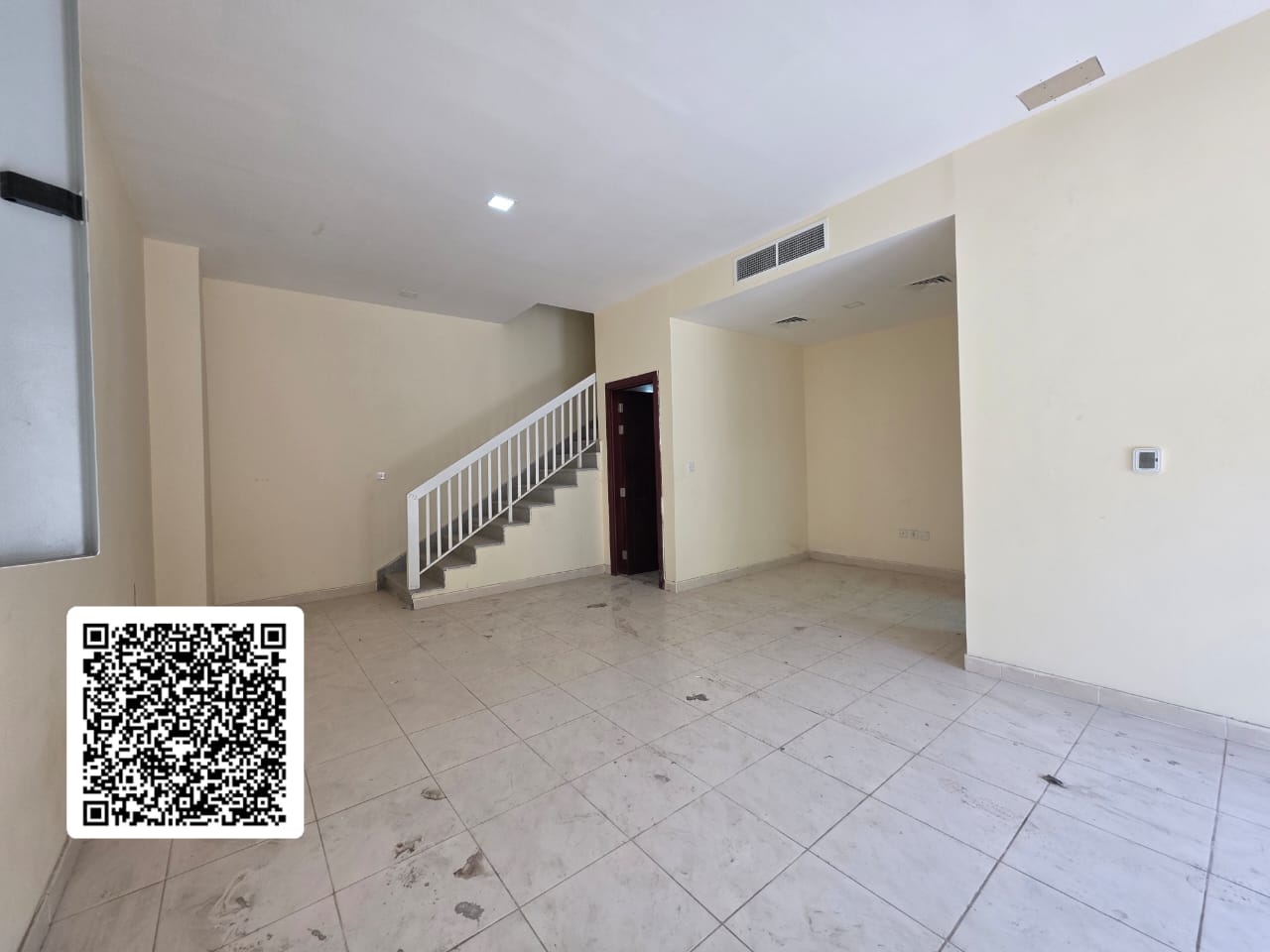 For annual rent in Ajman, Al Zahia area: a villa consisting of 4 bedrooms, a living room, 5 bathrooms, and a balcony. Excellent location, close to all
