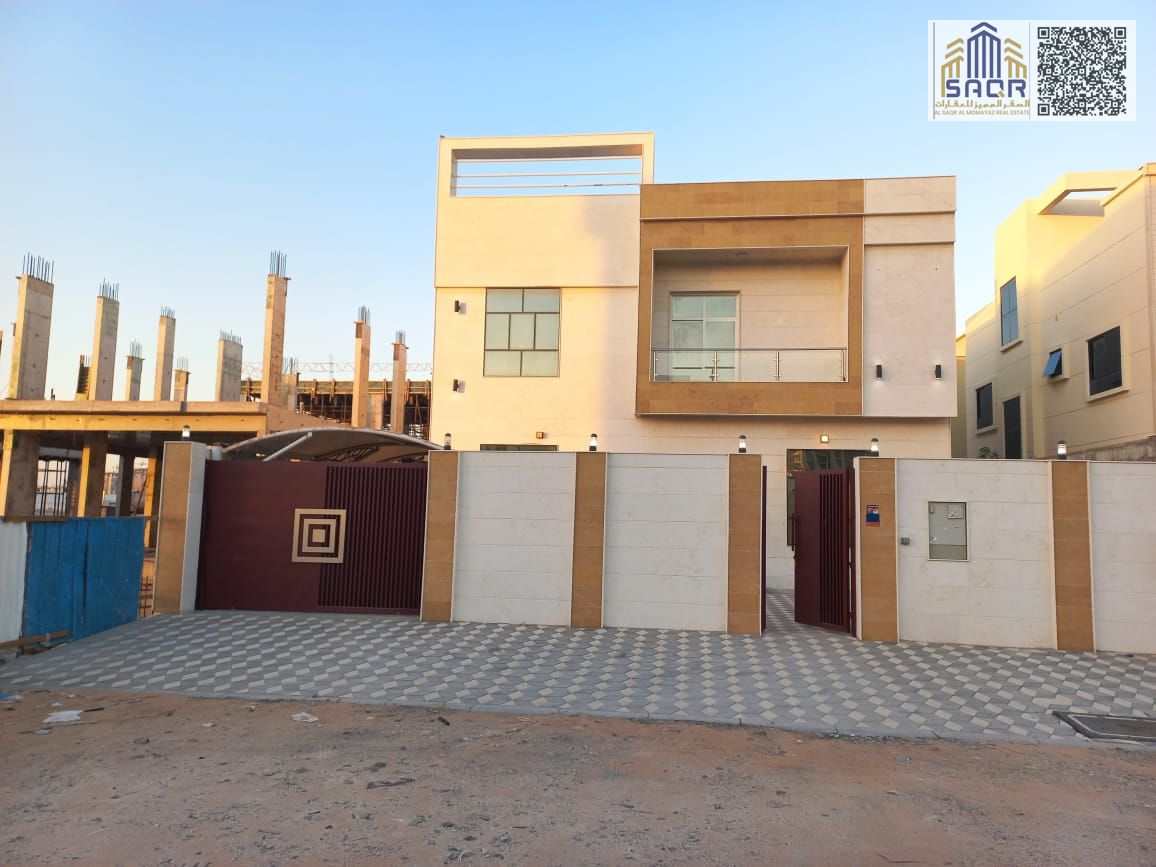 Villa for rent in Al-Haliyo area – A golden opportunity not to be missed! Featuring five master bedrooms, a majlis, and a large family lounge.