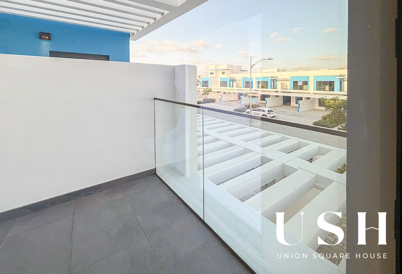 Corner Unit| Genuine Resale| Vacant to Move In