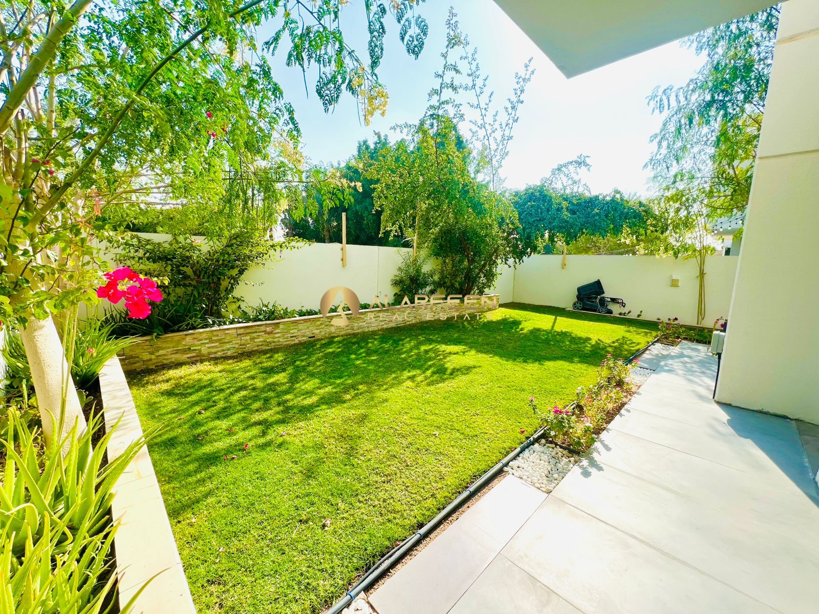 L shape Garden l Upgraded l Single Row