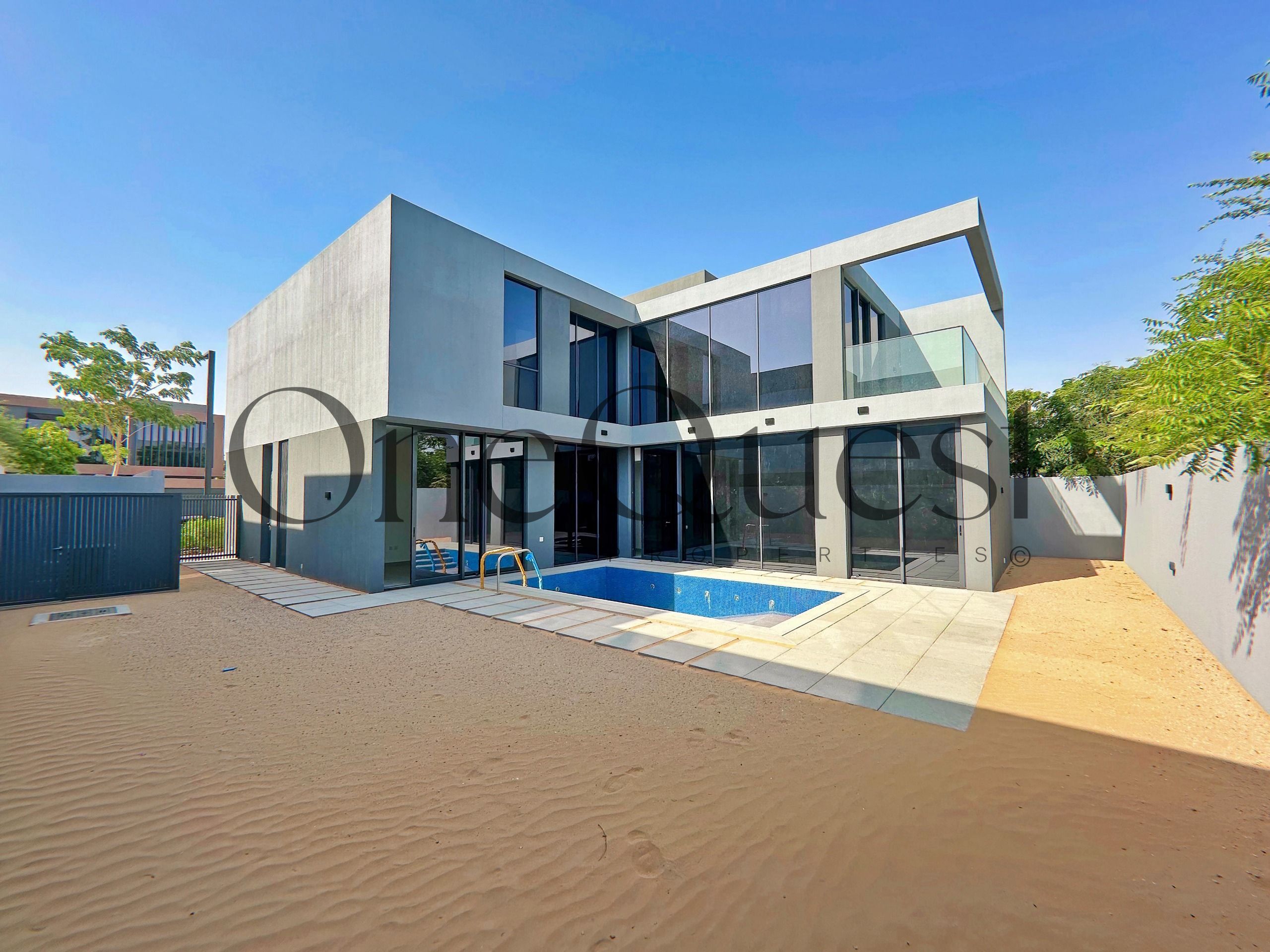4 BR + POOL | HUGE PLOT | NEAR AMENTIES | RESALE