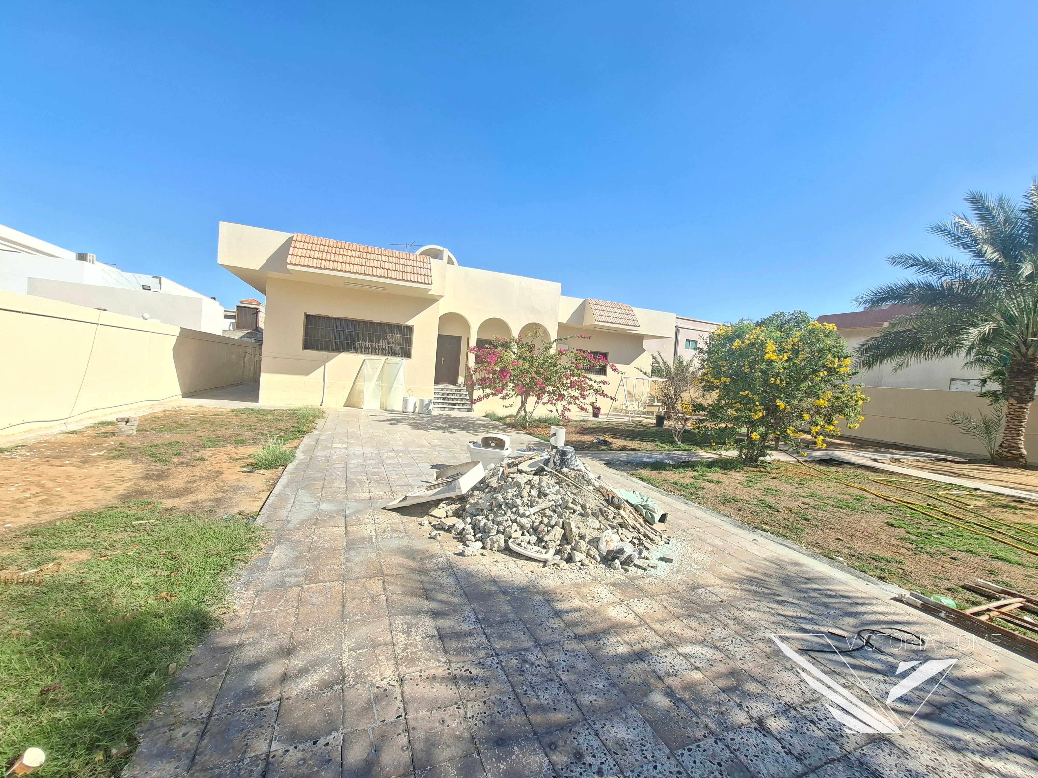 Spacious!4bedroom villa hall majlis inside big garden al falaj sharjah