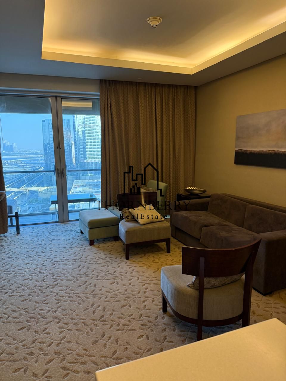 Fully Furnished 1 Bed | High Floor | Direct Mall Access