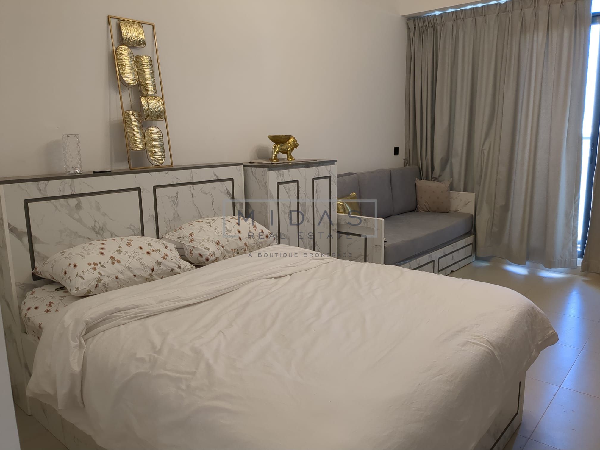 Studio/Fully Furnished/Close to all Amenities