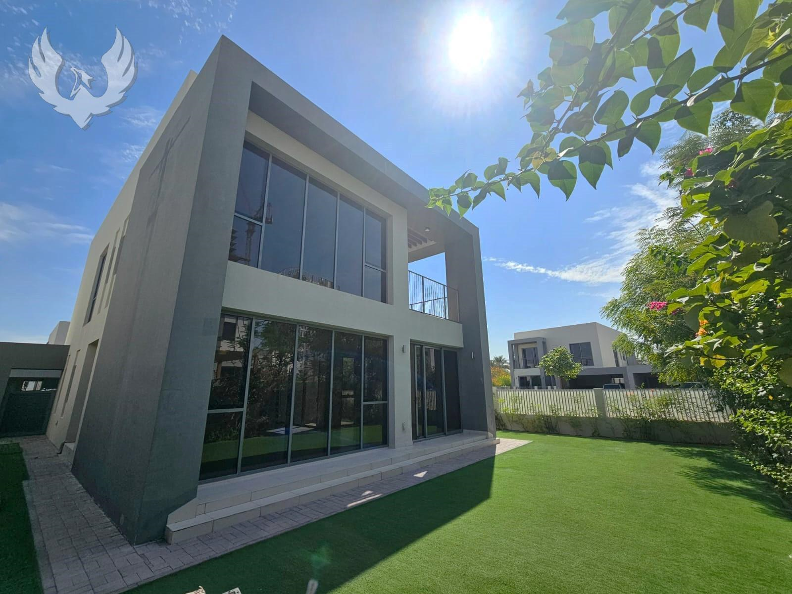 Exclusive | Vacant Corner Unit | Landscaped Garden