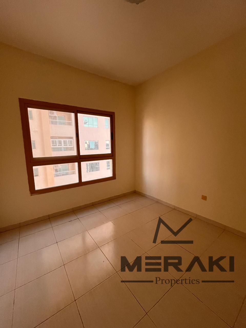 For sale: a 1-bedroom apartment with an excellent view in Majestic Towers, Emirates City. Located on a high floor (18th floor), offering open views an
